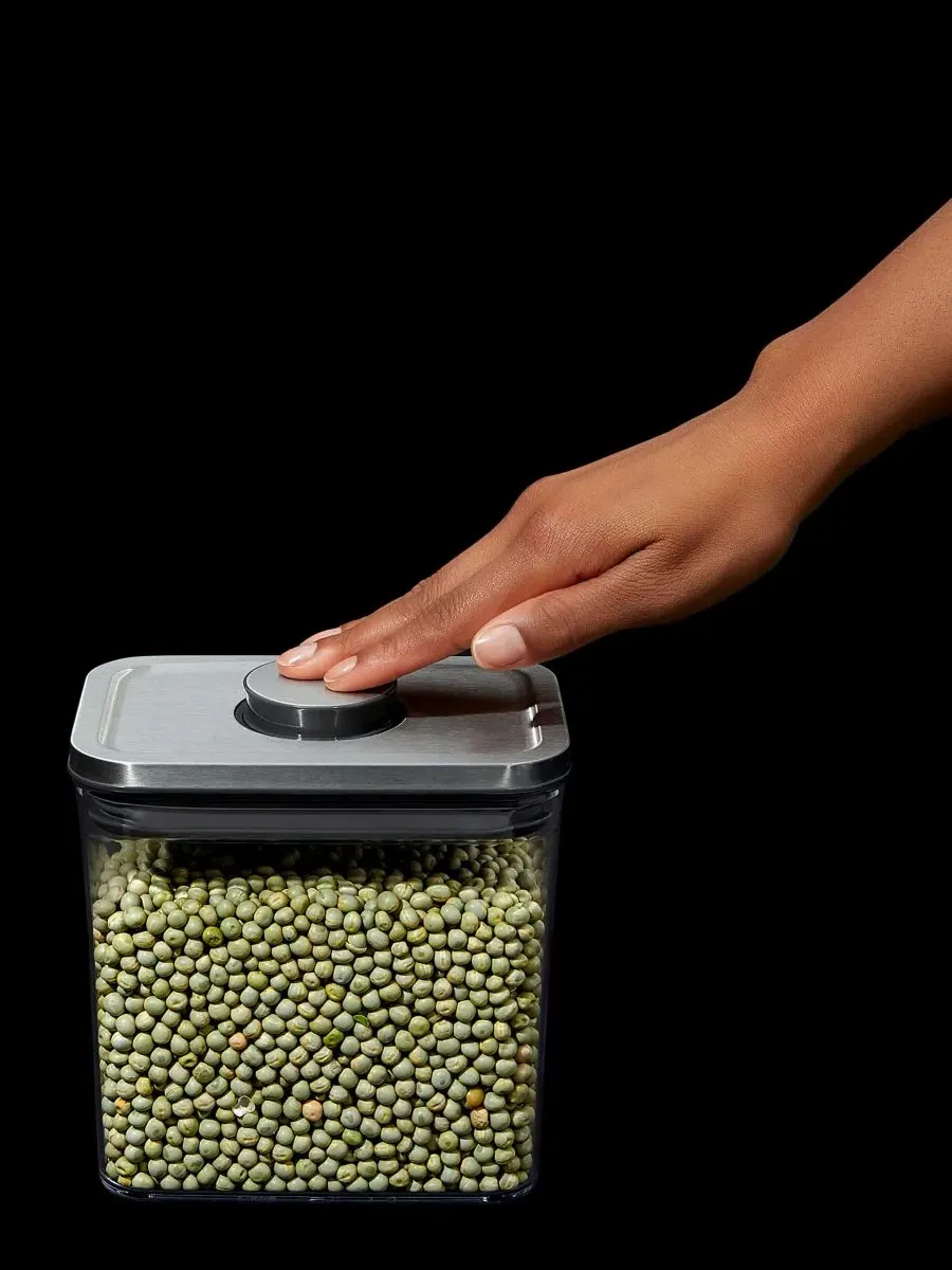 Небольшой квадратный контейнер для хранения продуктов Steel Pop объемом 1 л (4,8 л) Oxo — изображение 9 из 10, серебряный