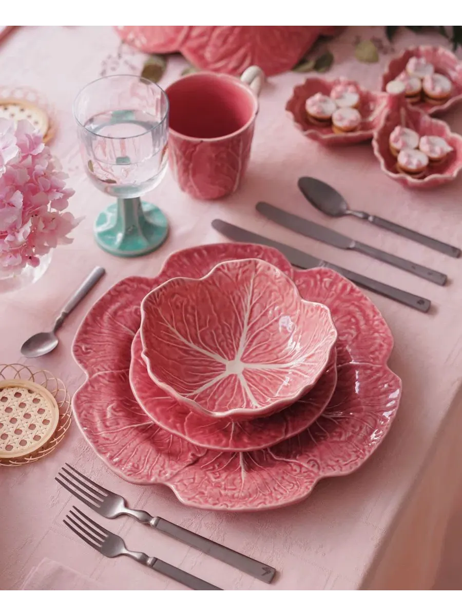 Набор из 4 обеденных тарелок Cabbage Pink Edition Bordallo Pinheiro — изображение 4 из 7, розовый