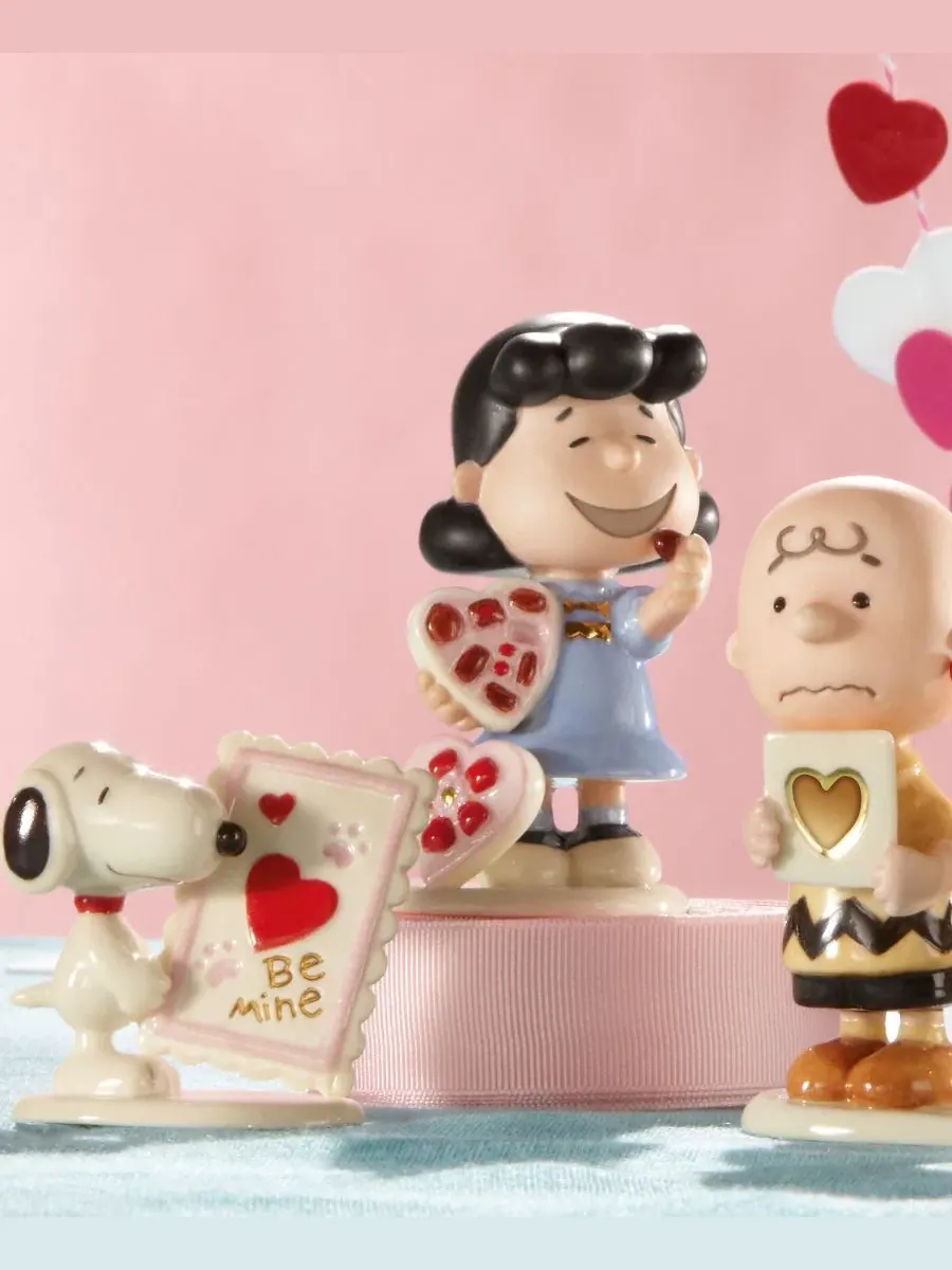 Набор фигурок Peanuts 5-Piece Valentine's Day Figurine Set Lenox — изображение 4 из 6, нет цвета