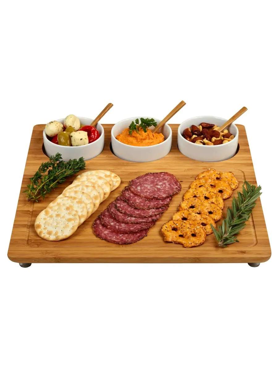 Бамбуковая сырная доска для сервировки стола с 3 керамическими мисками Picnic At Ascot — изображение 1 из 3, прозрачный