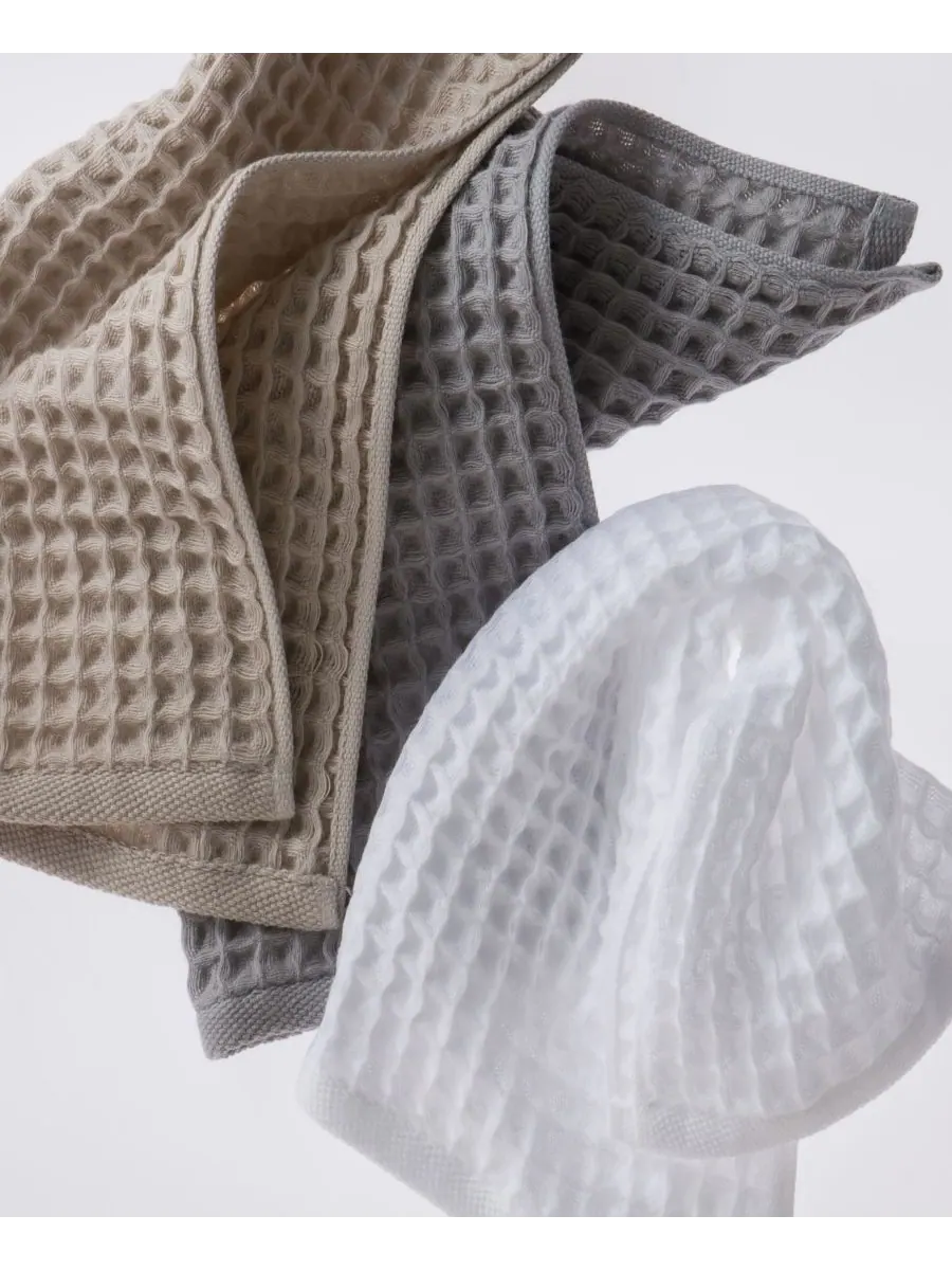 Хлопковое полотенце для рук Air Waffle, 24 x 39 дюймов Uchino — изображение 3 из 5, серый