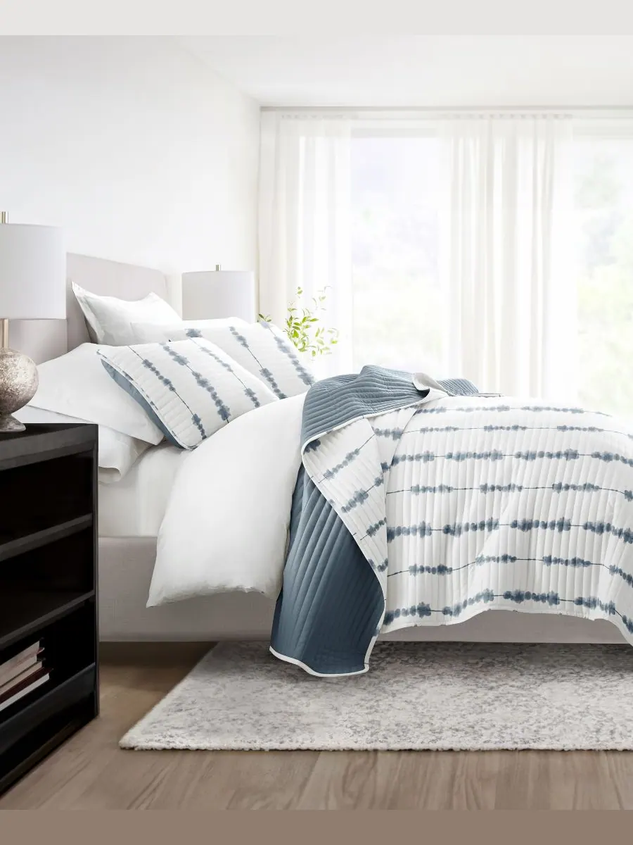Двустороннее стеганое одеяло Shibori, 3 предмета, легкое, размер Full/Queen Ienjoy Home — изображение 6 из 10, темно-синий