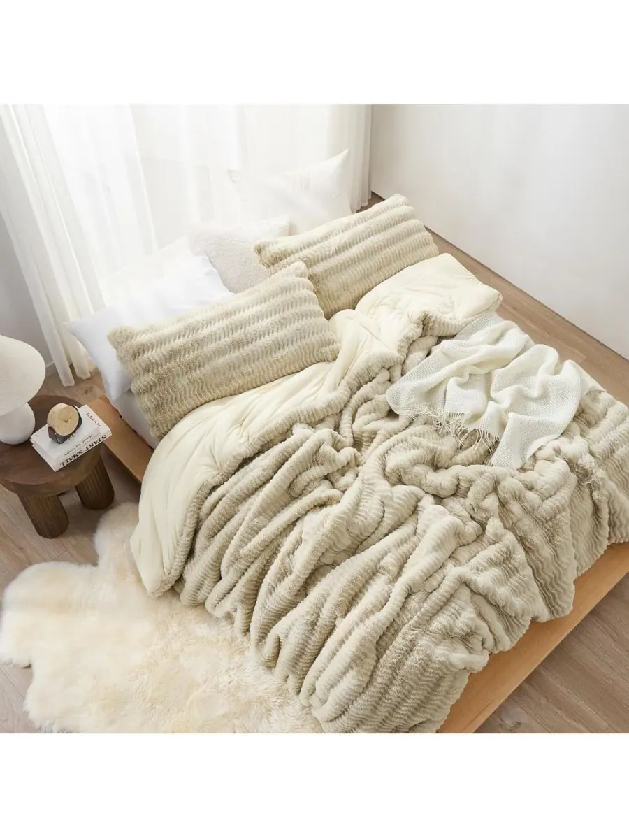 Уютное большое одеяло Chunky Bunny Peak of Cozy Coma Inducer, Natural beige, King