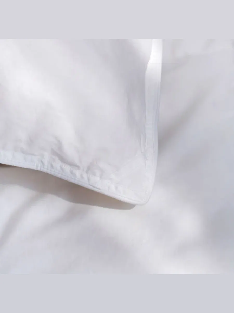 Пуховое одеяло-комфортер All Season Feather & Down Duvet Comforter Insert, King/Cal King Bokser Home — изображение 6 из 8