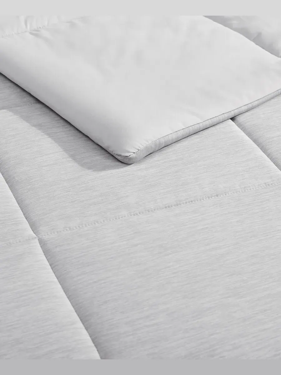 Легкое двустороннее одеяло с охлаждающим эффектом, Twin/Twin XL Swift Home — изображение 3 из 5, серый