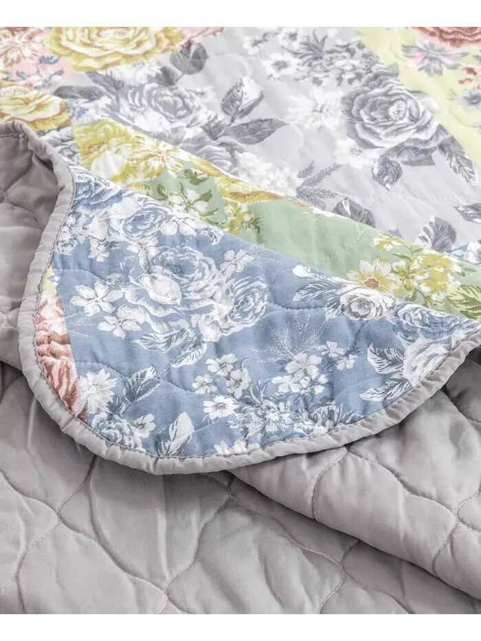 Коллекция одеял Emma с традиционным цветочным принтом Greenland Home Fashions — изображение 4 из 4, серый