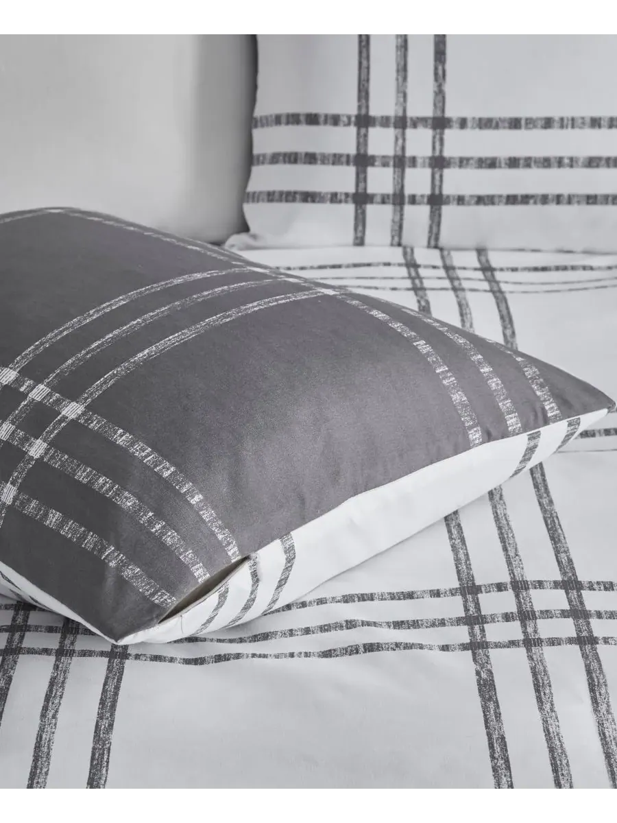 Двустороннее одеяло Pike Plaid, размер Twin/Twin XL Intelligent Design — изображение 10 из 10, белый серый