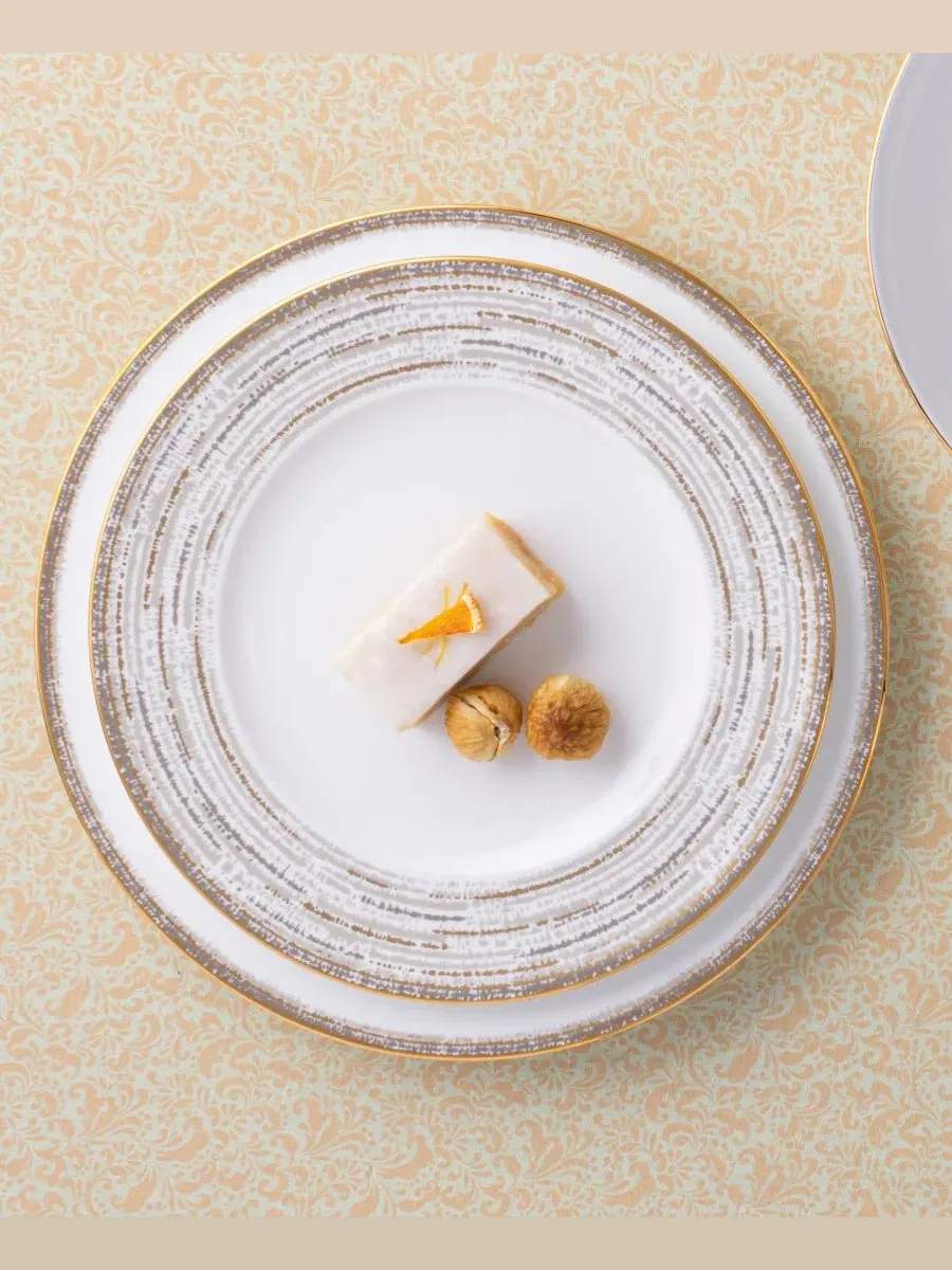 Набор из 4 декоративных тарелок Haku, 25 см Noritake — изображение 3 из 13, белый