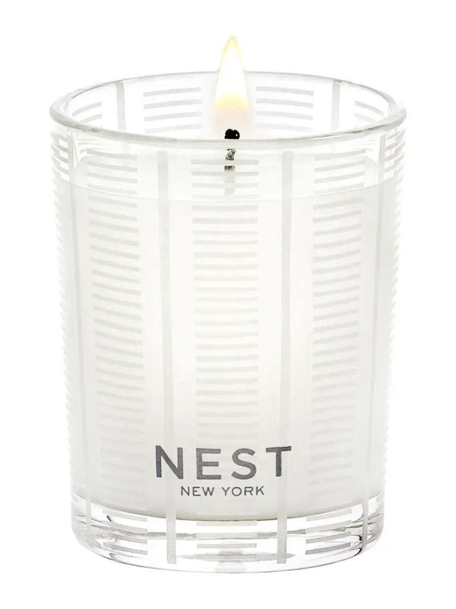Ароматическая свеча Something Tropical, 230 г Nest New York — изображение 2 из 3