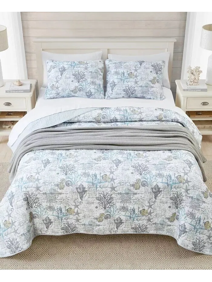 Коллекция двусторонних одеял Beach Bliss Tommy Bahama Home — изображение 2 из 13, серый