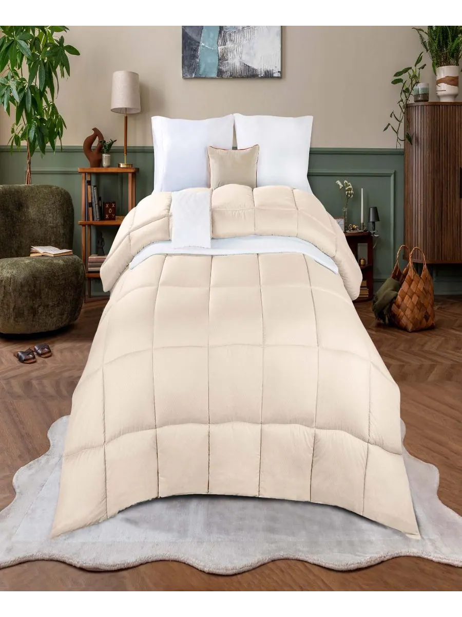 Однотонное плюшевое одеяло из микрофибры с наполнителем, имитирующим пух, размер King Superior — изображение 2 из 7, бежевый