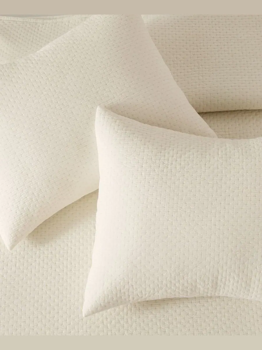Стеганое одеяло Grace с подушками, 3 предмета, King/California King Levtex Home — изображение 3 из 6, бежевый