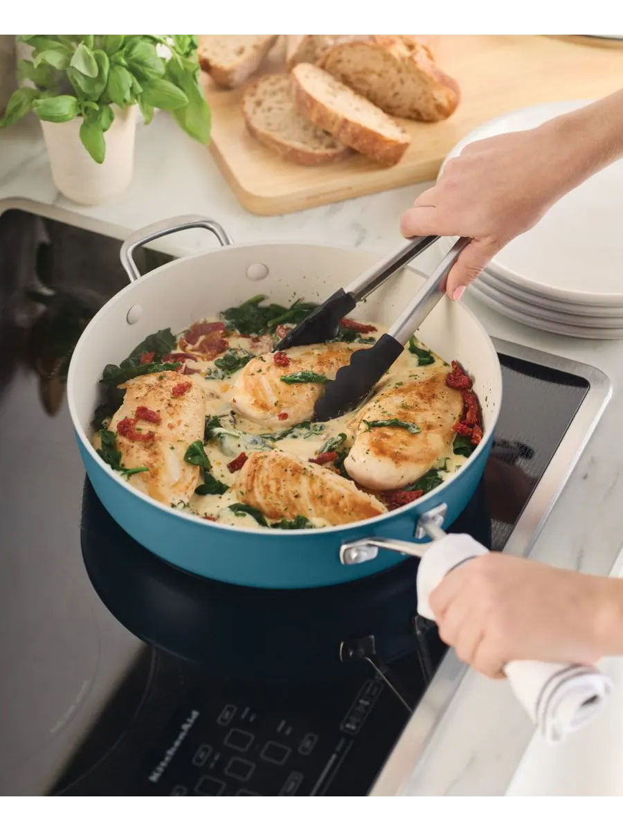 Сотейник с крышкой KitchenAid Hard Anodized Ceramic, 4.7 л/30 см — изображение 9 из 10, белый