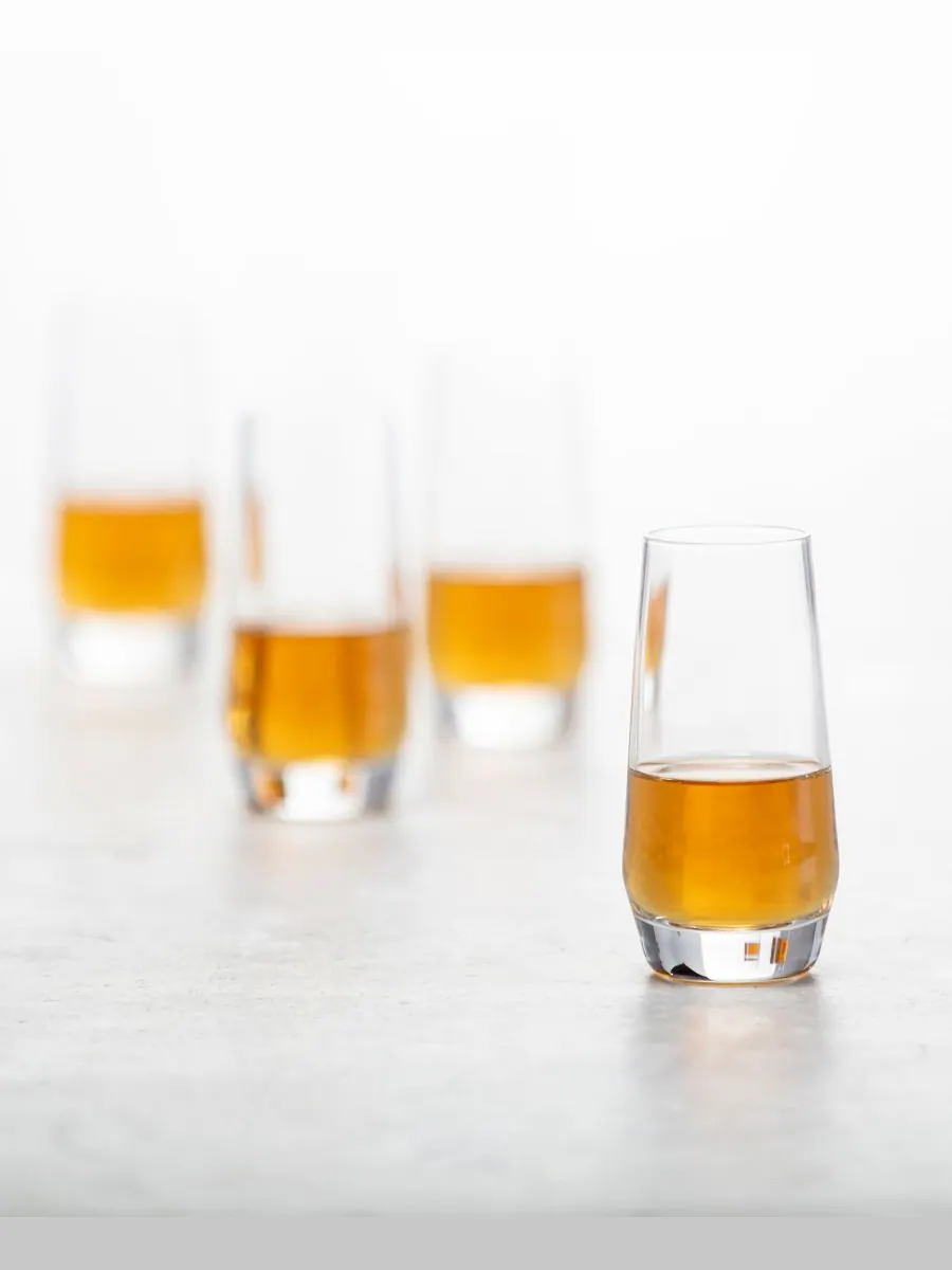 Набор из 6 рюмок Pure Shot Glass объемом 3,2 унции Zwiesel Glas — изображение 3 из 6, прозрачный