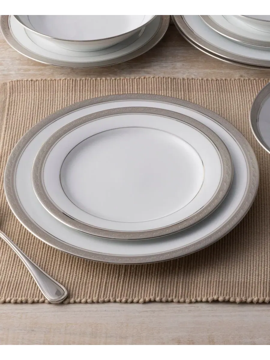 Набор из 4 обеденных тарелок Crestwood Platinum, сервиз на 4 персоны Noritake — изображение 5 из 10, белый