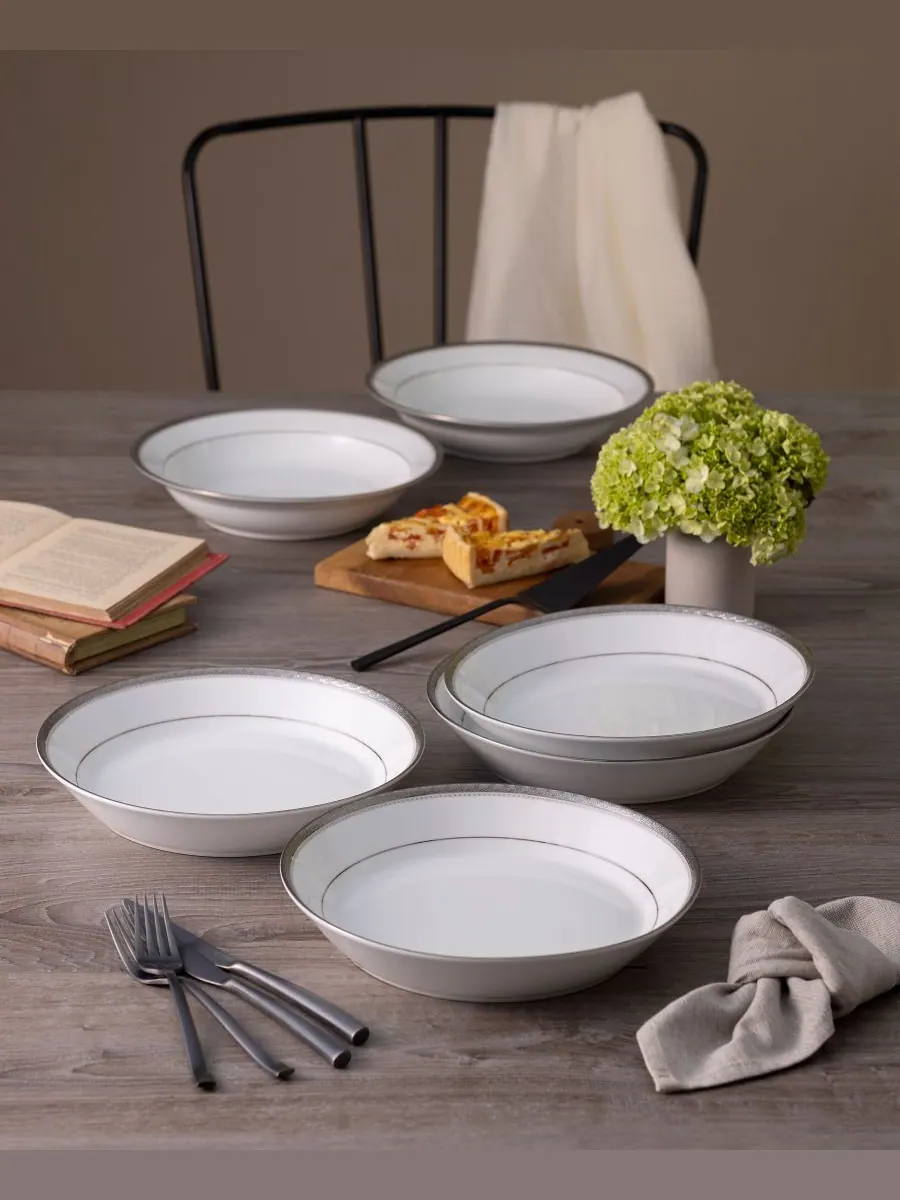 Noritake Набор из 4 обеденных тарелок Charlotta Platinum Coupe, рассчитанный на 4 персоны — изображение 2 из 4, серебристый