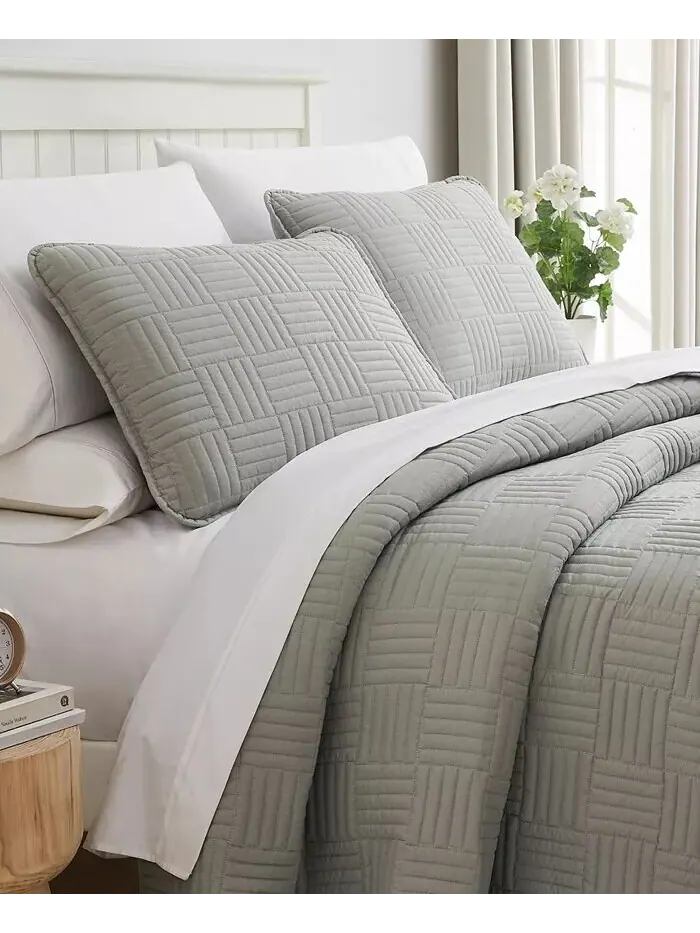 Коллекция наборов одеял «Сетка» Southshore Fine Linens — изображение 2 из 3, серый
