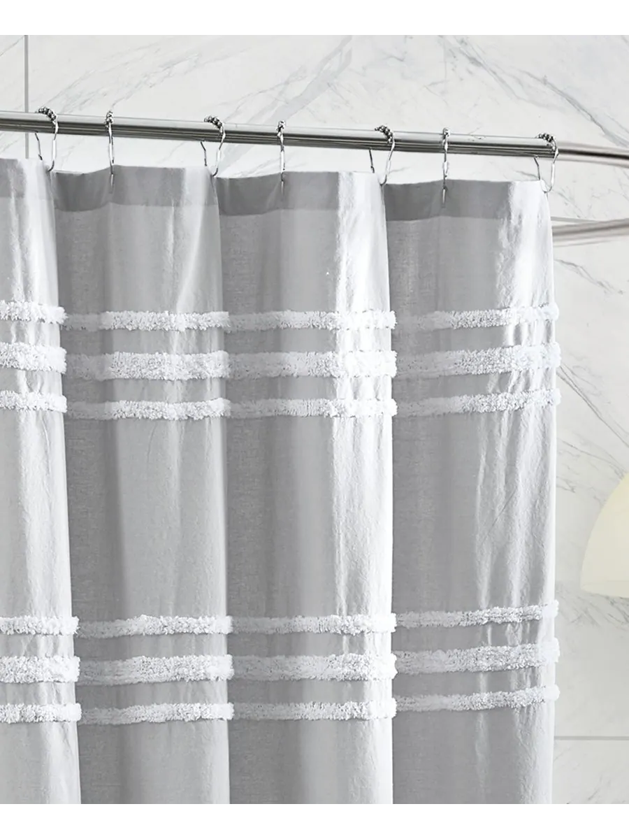 Шторка для душа из синели в полоску, 72 x 72 дюйма DKNY — изображение 2 из 5, серый