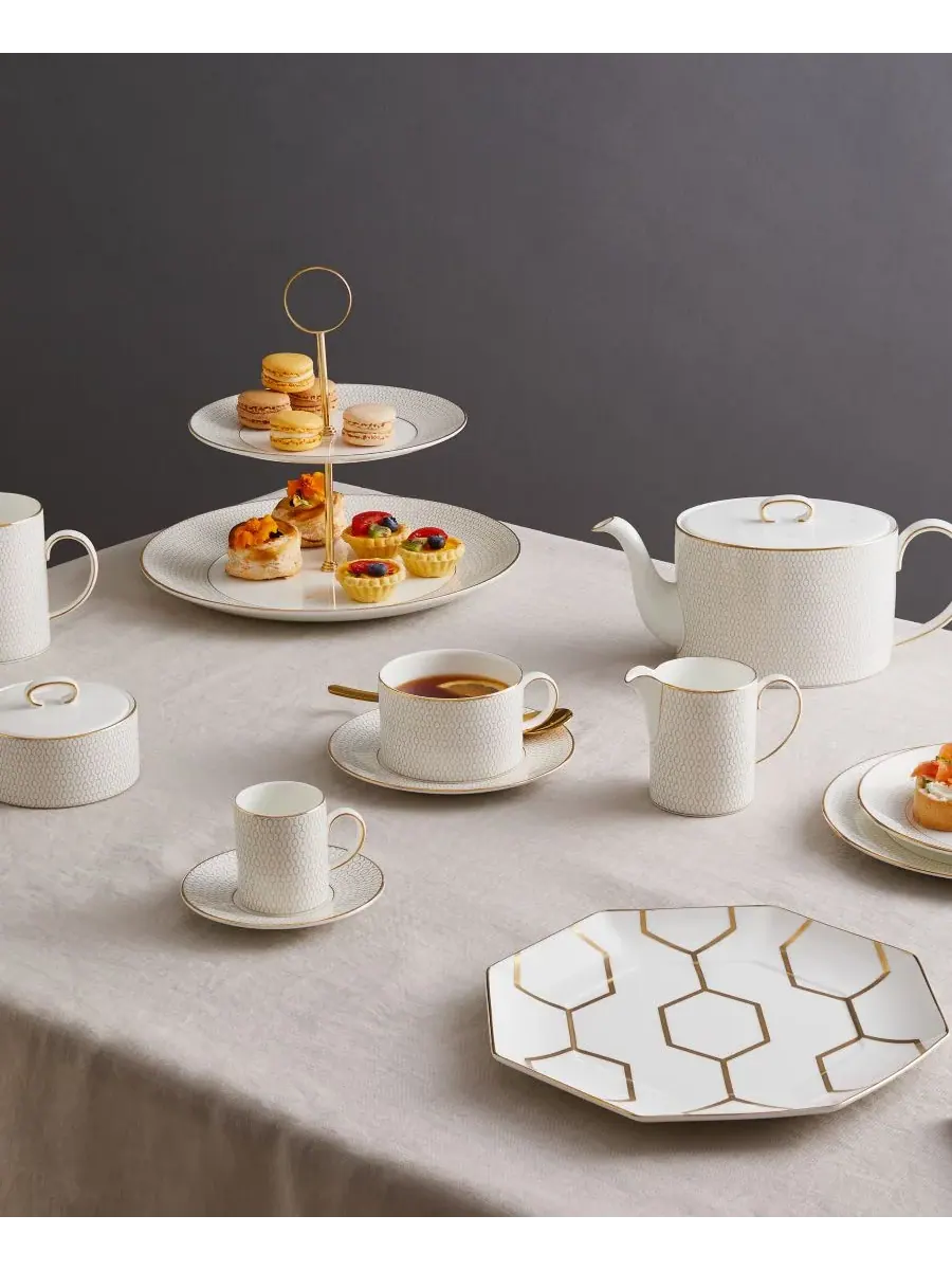 Двухъярусная подставка для торта Gio Gold Wedgwood — изображение 5 из 5, белый
