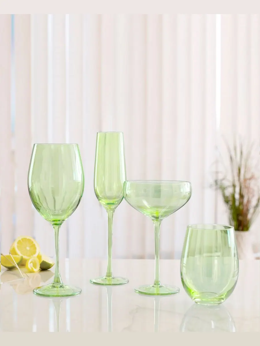 Набор из 4 бокалов Carnival Coupe объемом 13 унций (373 мл) Qualia Glass — изображение 3 из 5, зеленый
