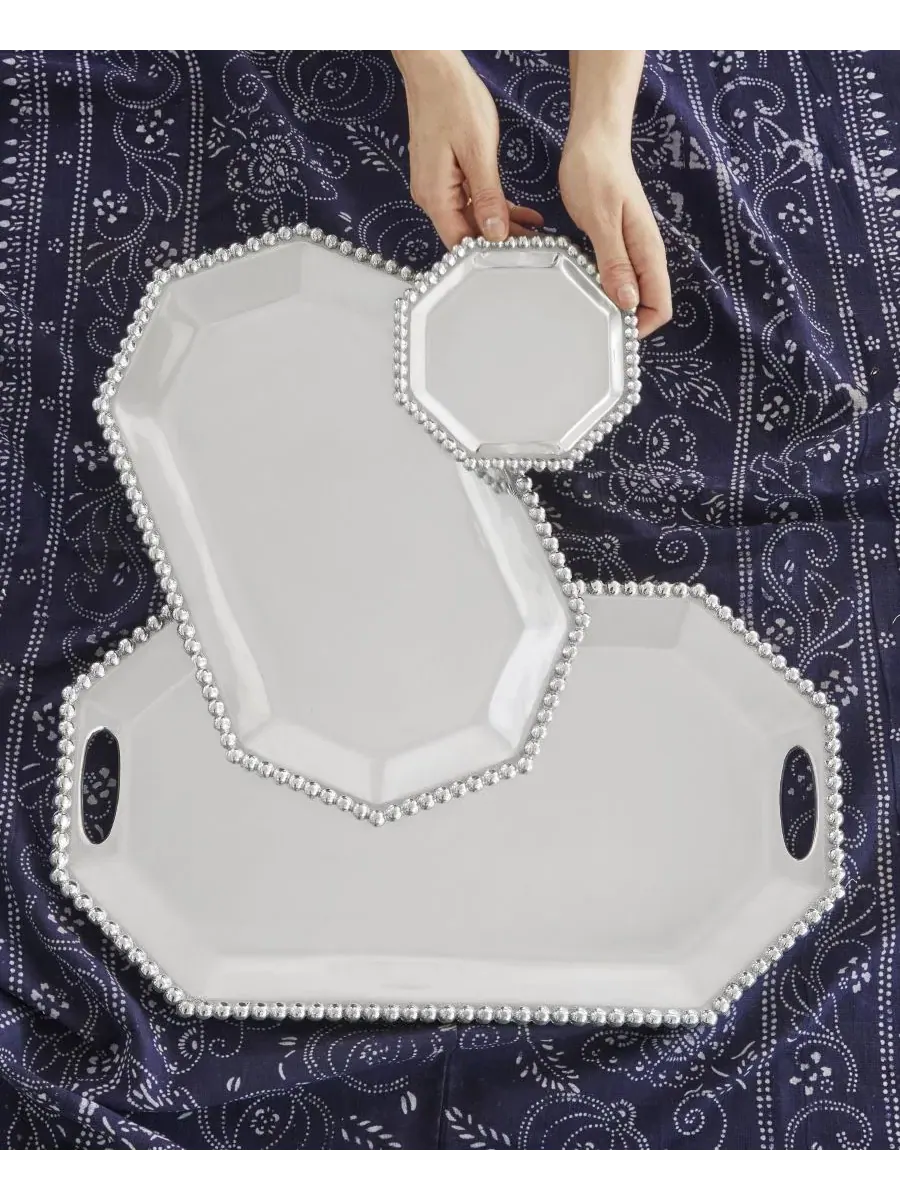 Прямоугольный поднос с жемчужной окантовкой, Sandcast Aluminum Mariposa — изображение 4 из 5, серебряный