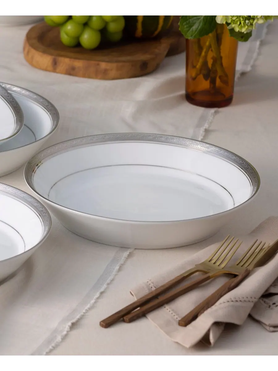 Noritake Набор из 4 обеденных тарелок Crestwood Platinum Coupe, рассчитанный на 4 персоны — изображение 3 из 4, серебристый