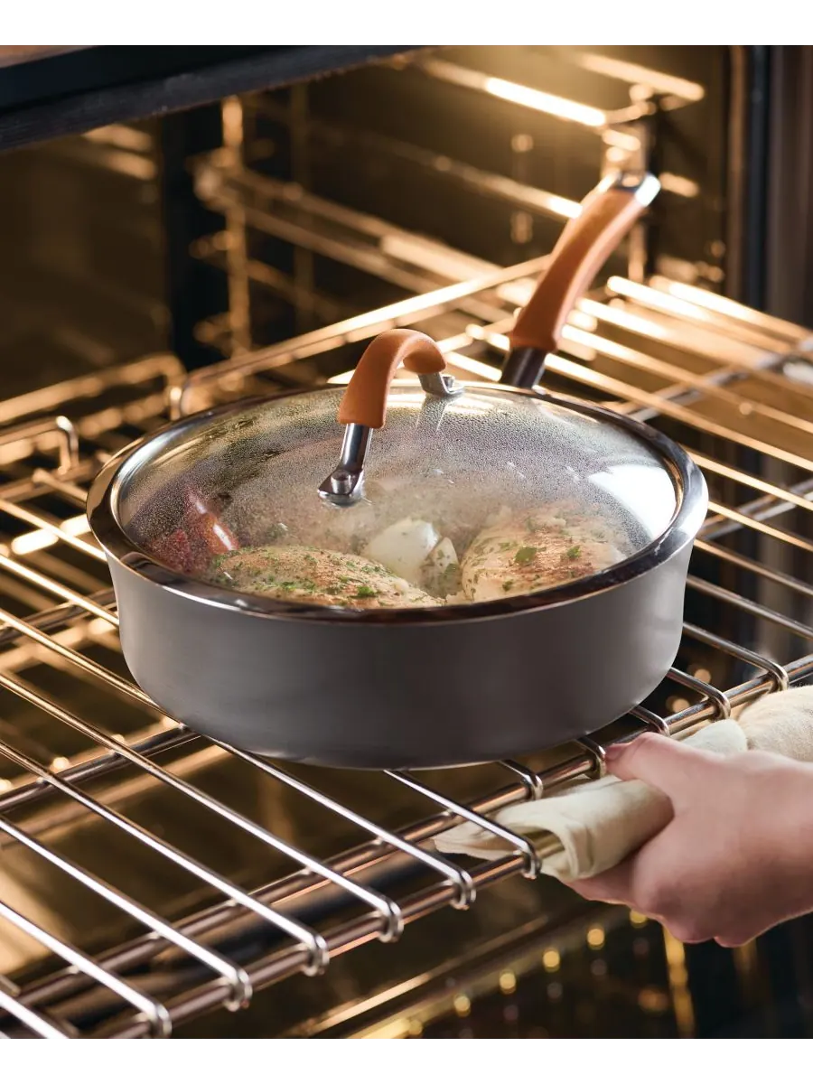 Набор посуды Cucina с антипригарным покрытием, 12 предметов Rachael Ray — изображение 7 из 8, красный