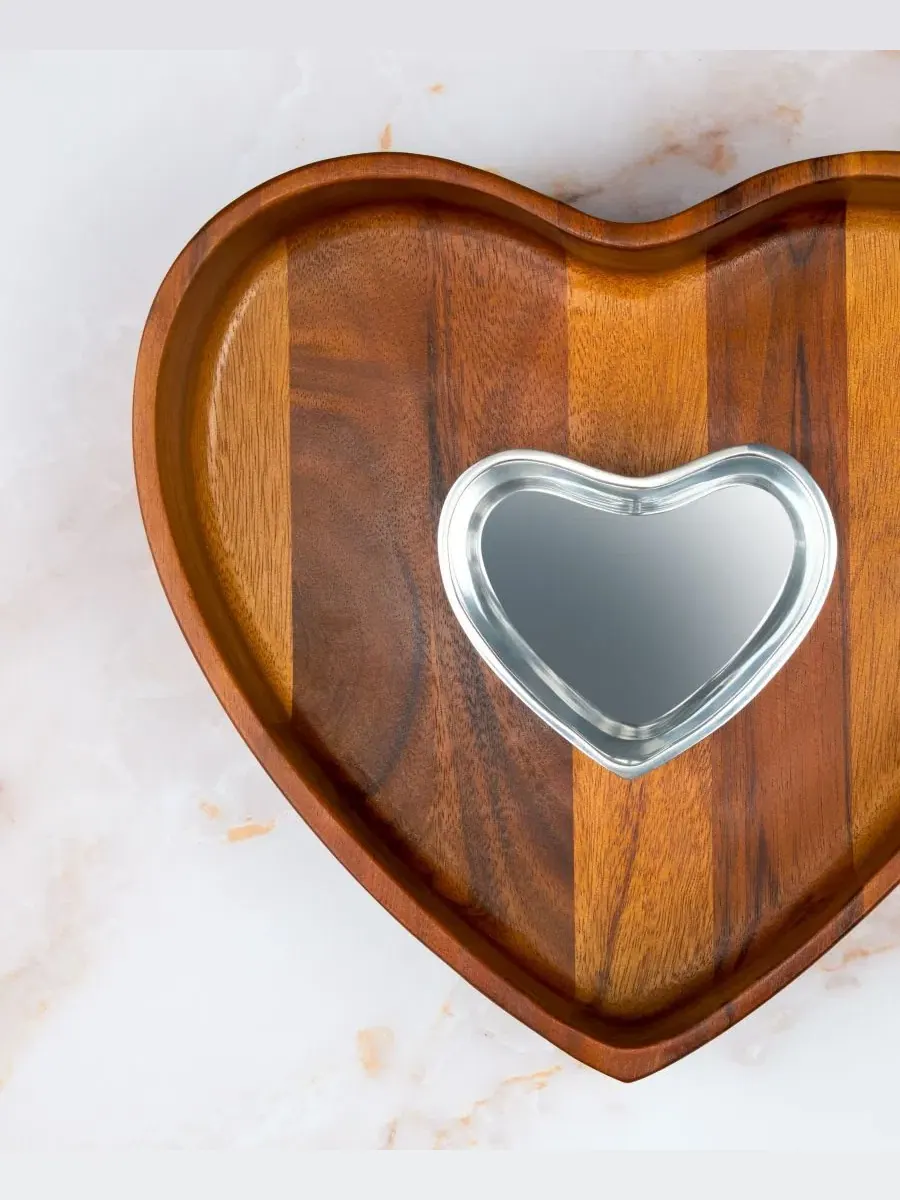 Набор для закусок с сердечком Eat Your Heart Out Chip and Dip Nambé — изображение 3 из 6, коричневый