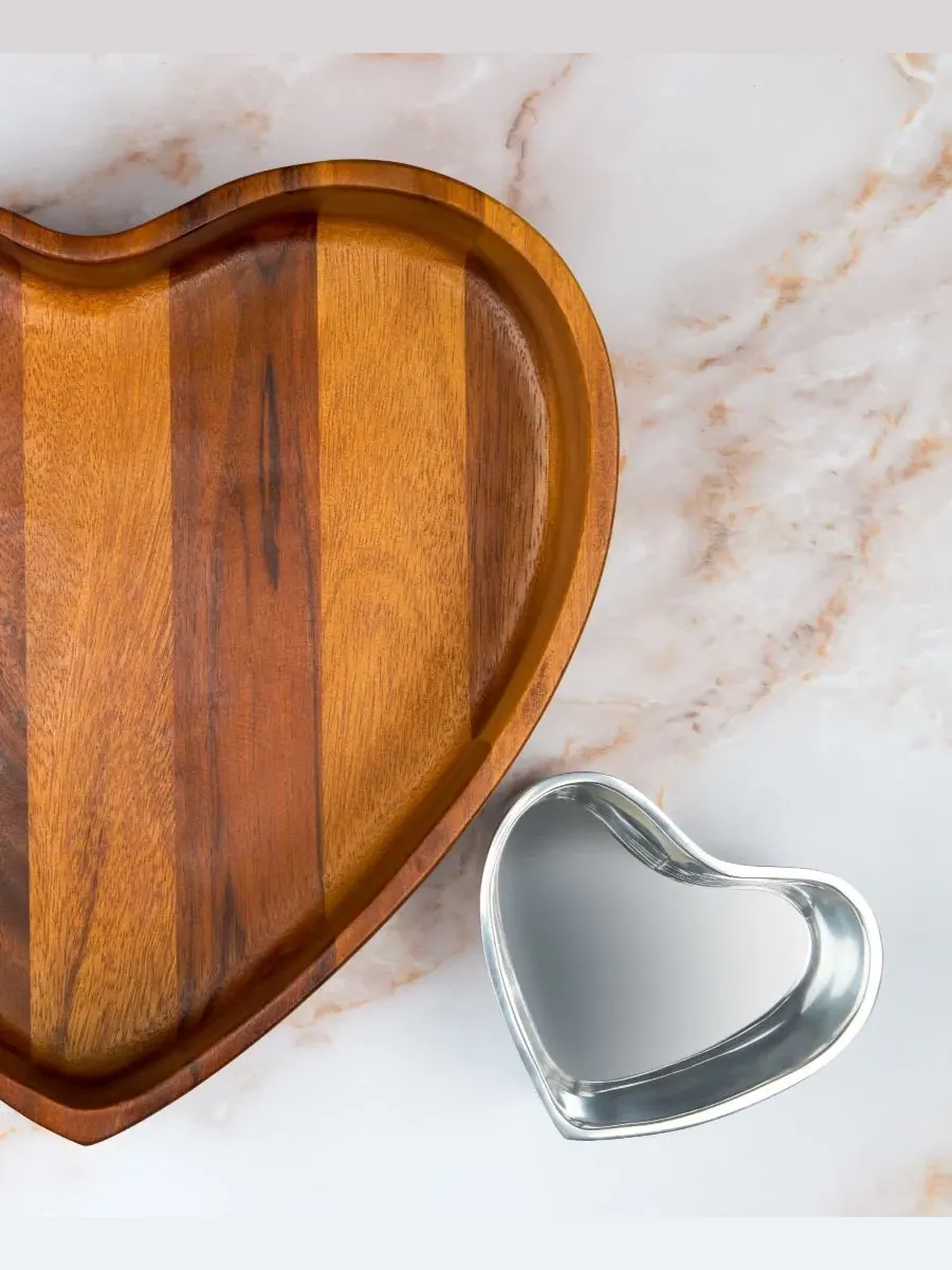 Набор для закусок с сердечком Eat Your Heart Out Chip and Dip Nambé — изображение 4 из 6, коричневый