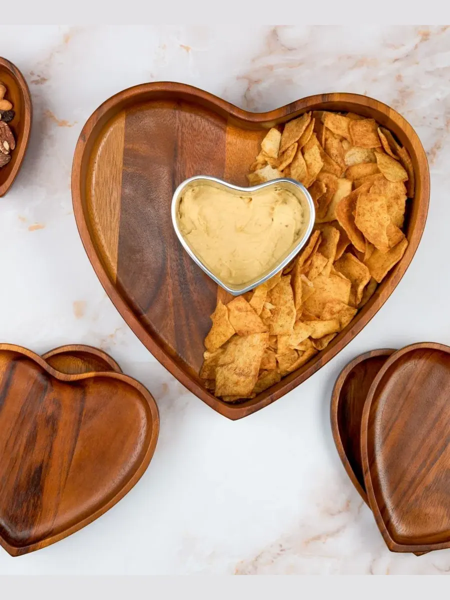Набор для закусок с сердечком Eat Your Heart Out Chip and Dip Nambé — изображение 6 из 6, коричневый