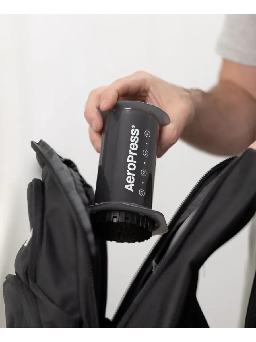 Кофеварка для путешествий на одну чашку с технологией 3-в-1 Aeropress — изображение 4 из 4, серый
