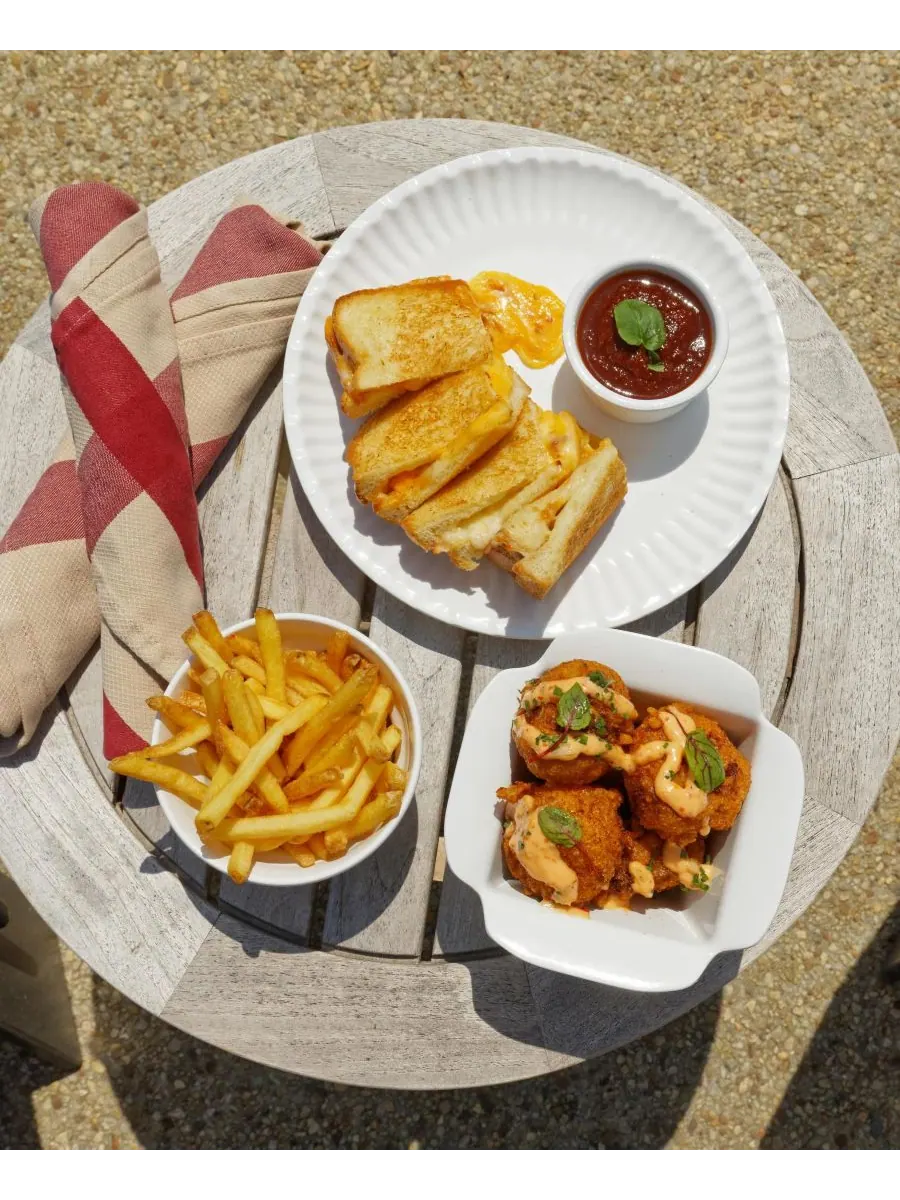 Набор из 6 меламиновых бумажных тарелок Street Eats Fortessa — изображение 4 из 7, белый