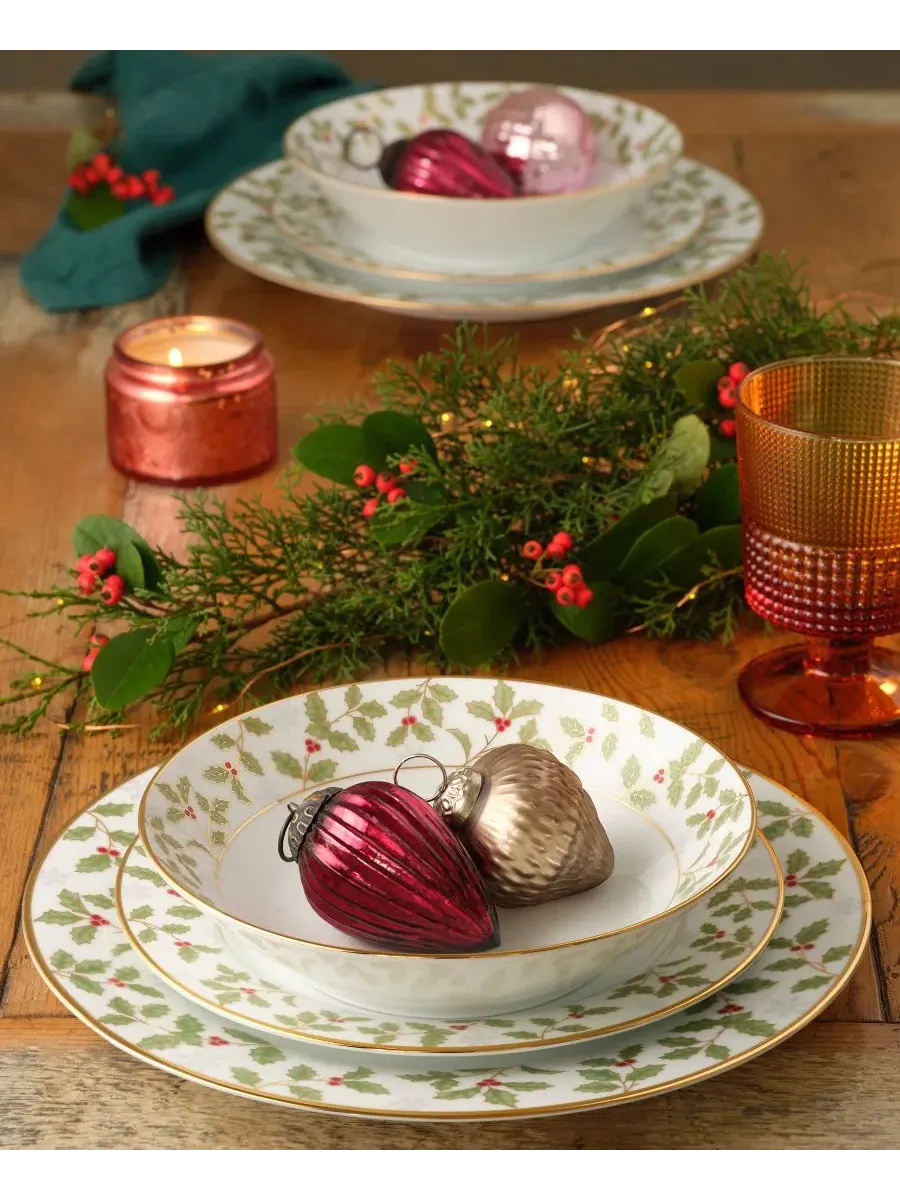 Набор из 4 суповых тарелок Holly & Berry Gold, 19 см , 340 г Noritake — изображение 4 из 12, белый зеленый