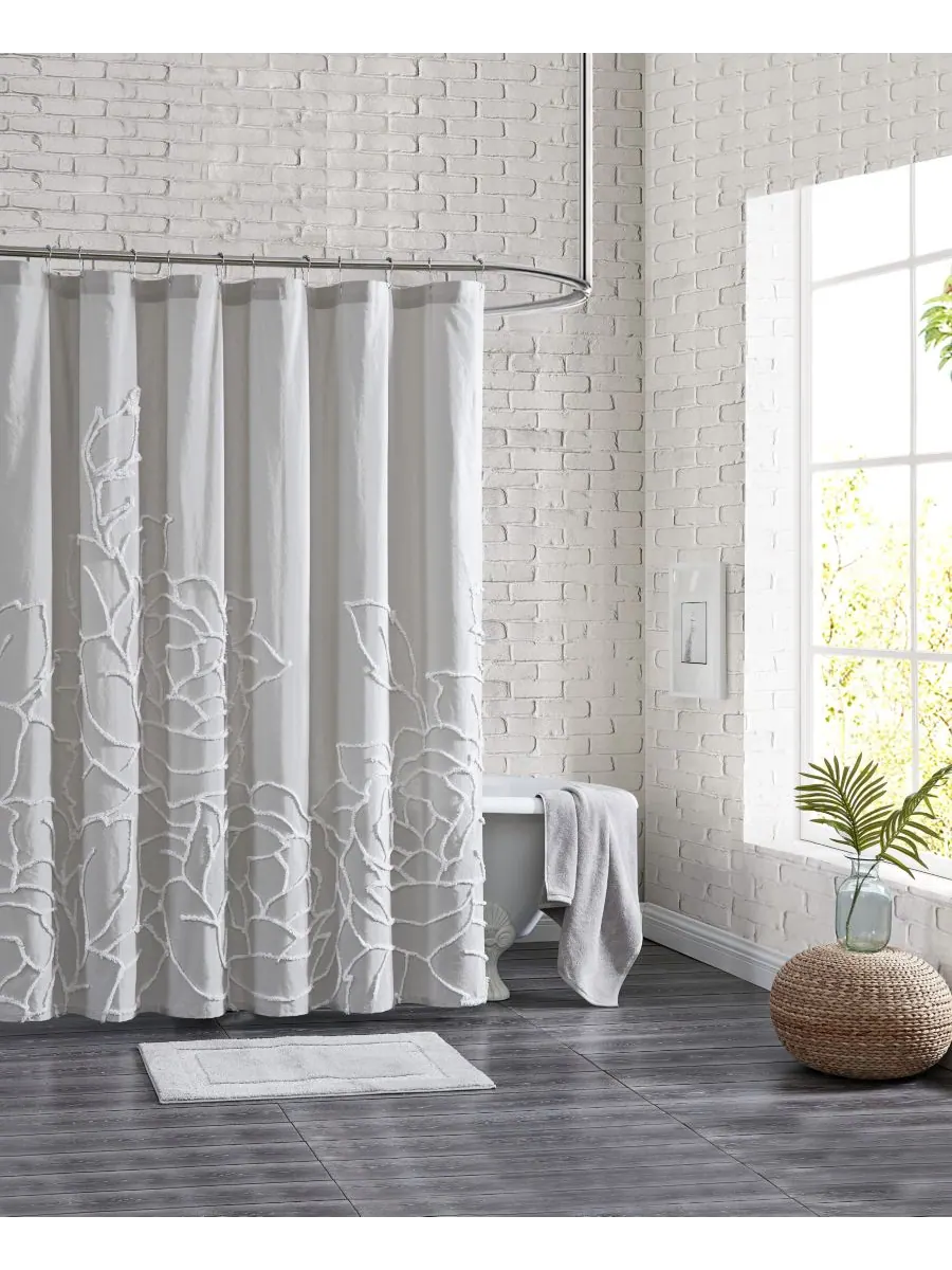 Шторка для душа из синели с розами, 72" x 72" Peri Home — изображение 1 из 4, серый