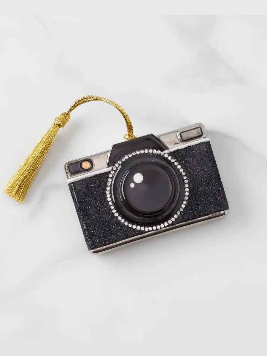 Елочная игрушка-мартини с золотым шнуром, Kate Spade Be Jolly Camera Ornament kate spade new york — изображение 2 из 6