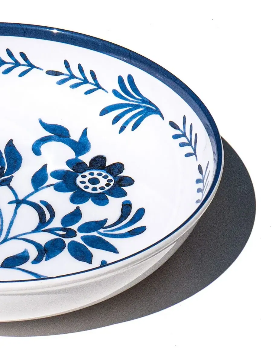 Набор низких мисок с цветочным узором Medallion Flower NewWave Melamine, 6 шт Abode Homewares — изображение 4 из 4, синий