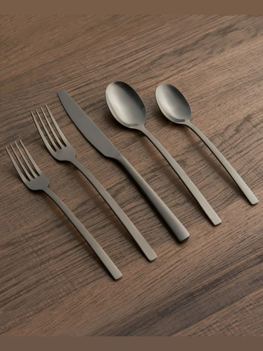 Cambridge Silversmiths Набор столовых приборов Beacon Black Satin из 20 предметов, на 4 персоны — изображение 2 из 4, черный