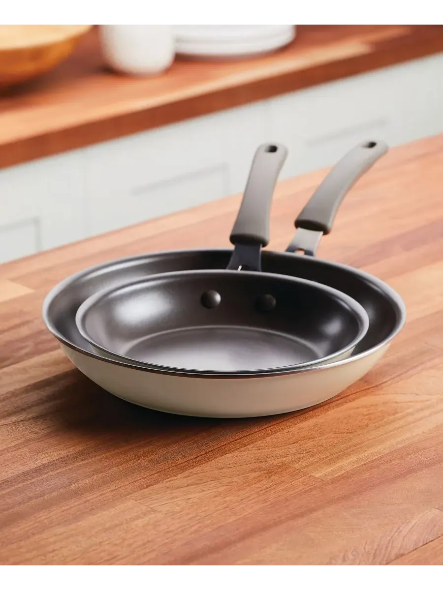 Набор из 2 алюминиевых сковородок с антипригарным покрытием Cook + Create Rachael Ray, миндальный — изображение 5 из 9