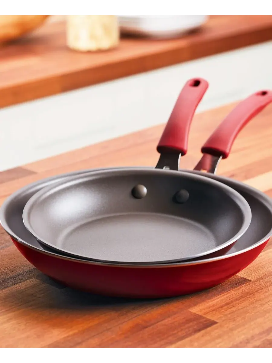 Набор из 2 алюминиевых сковородок с антипригарным покрытием Cook + Create Rachael Ray — изображение 5 из 8, красный