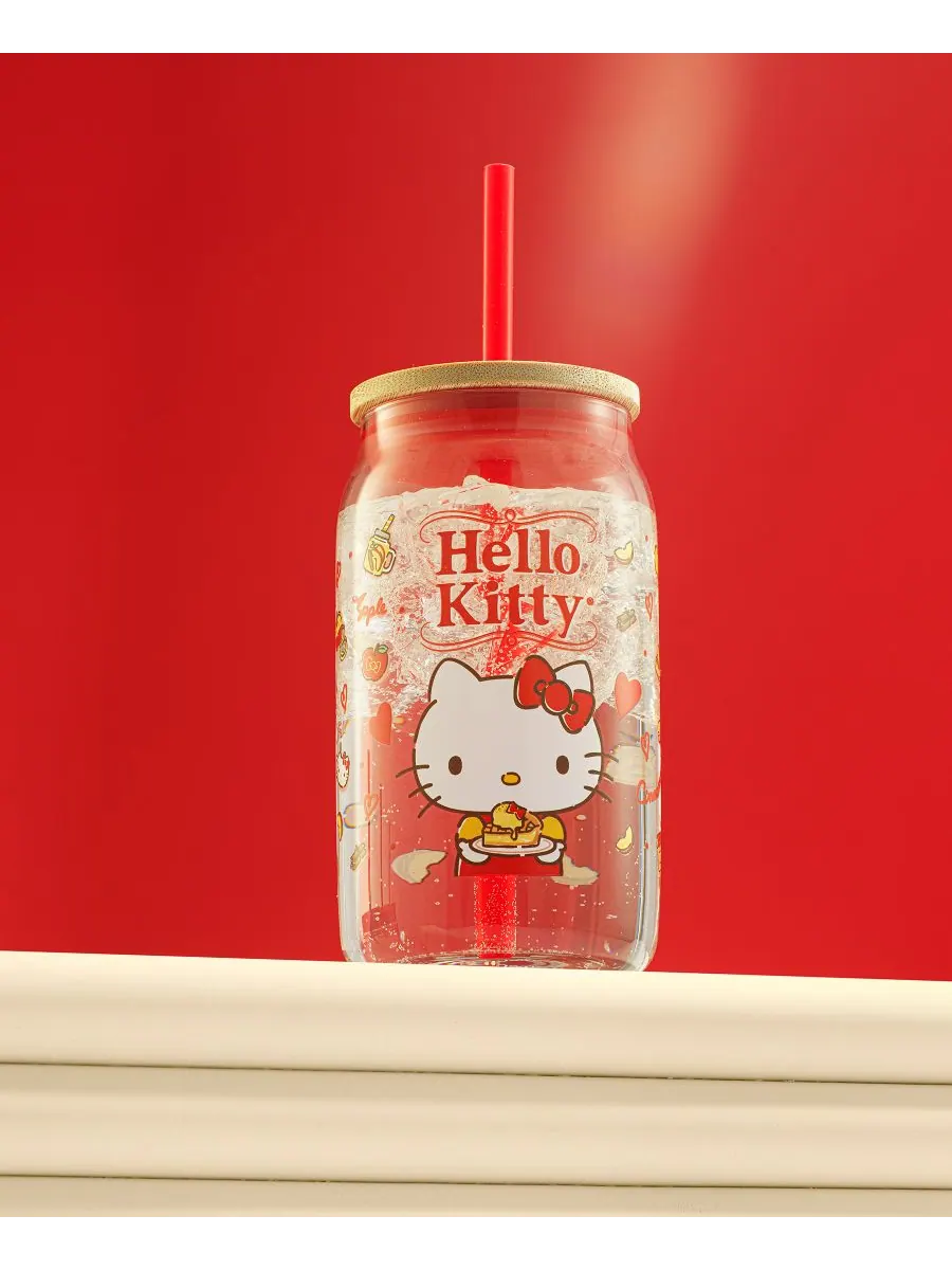 Любимый вкус Hello Kitty и ее друзей. Стеклянный стакан в форме банки Hello Kitty с деревянной — изображение 10 из 10, мульти