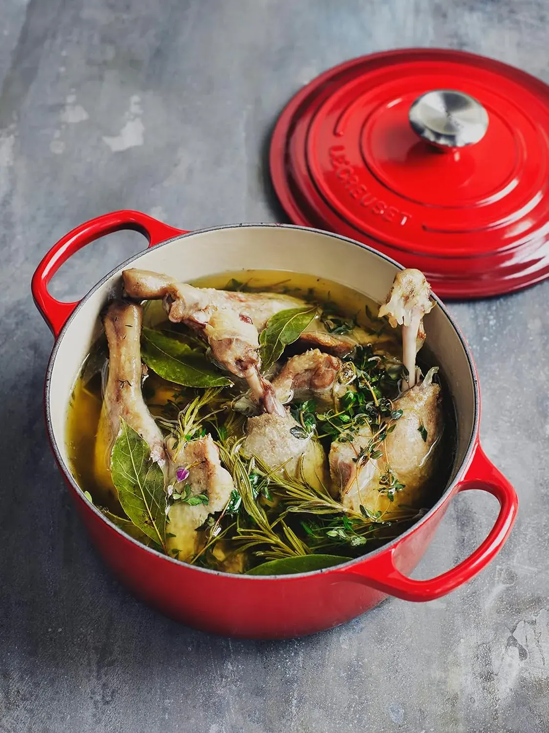 Кастрюля круглая Le Creuset Signature, 4,2 л, 24 см — изображение 6 из 7, красный