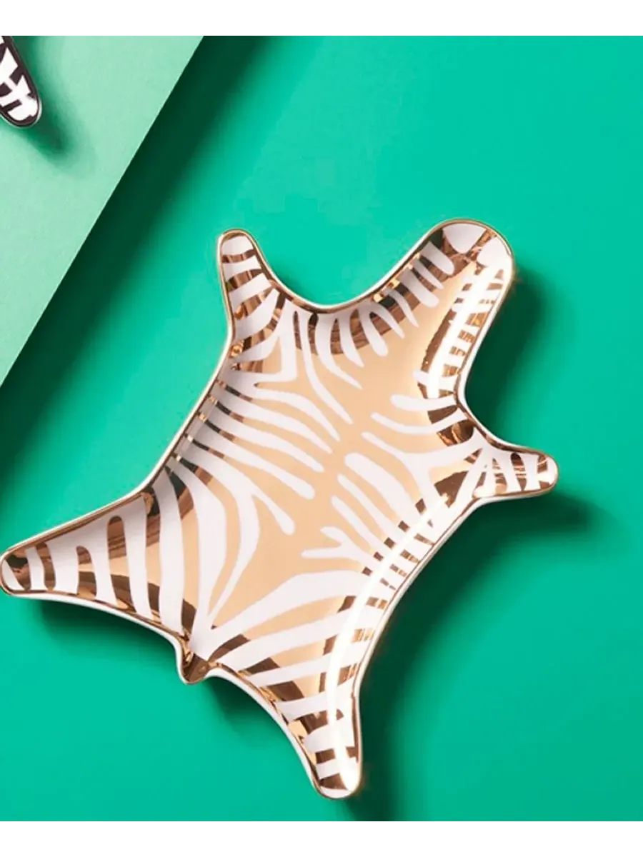 Стопка-подставка Zebra 16 см, фарфор Jonathan Adler — изображение 3 из 3, белый золотистый