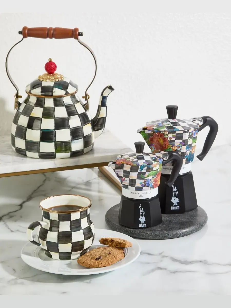Кофеварка мока Bialetti на 6 чашек от Courtly Flower Market Mackenzie-Childs — изображение 4 из 6, нет цвета