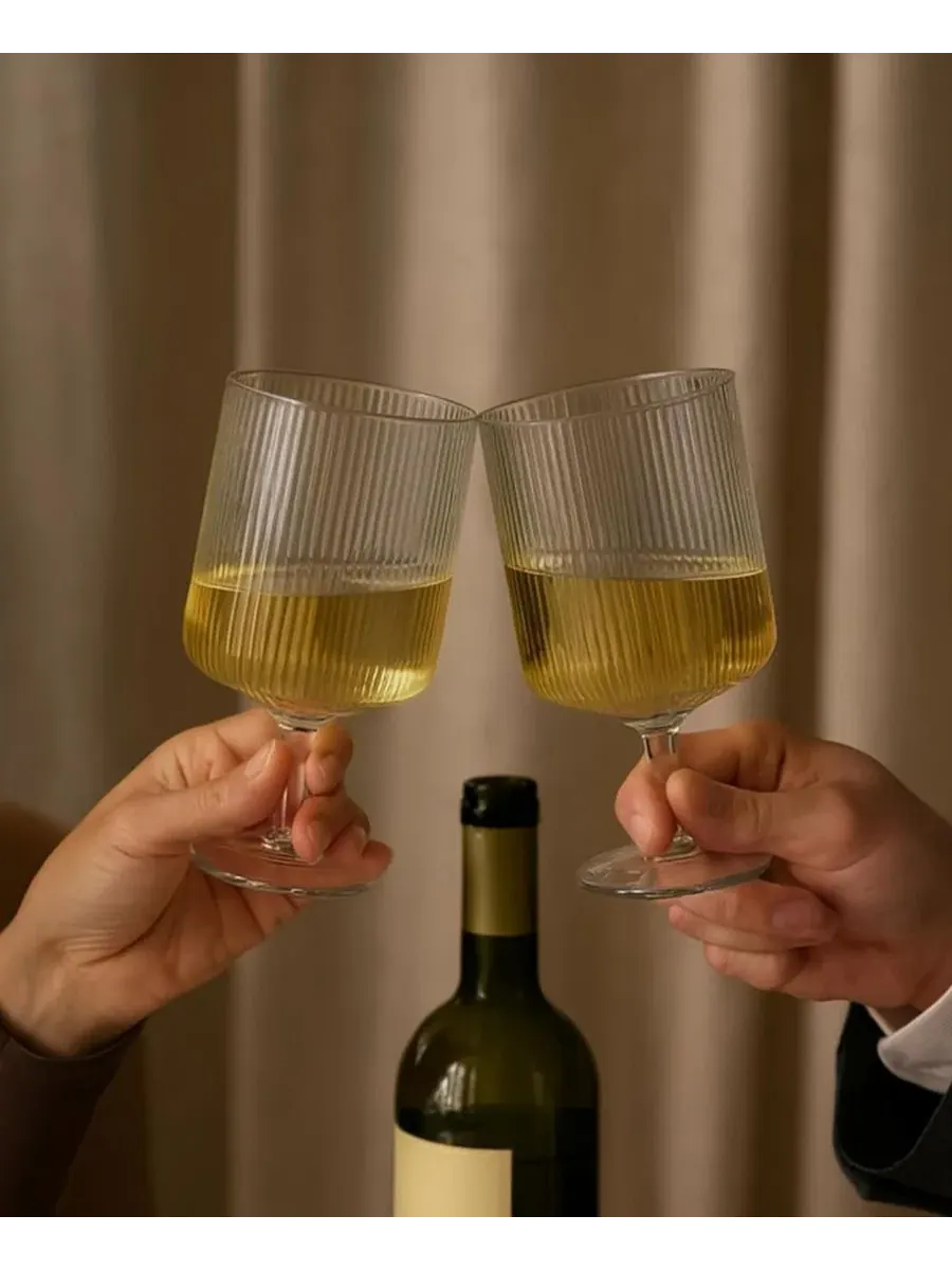 Набор из 2 бокалов для вина с рифленой текстурой The Wine Savant — изображение 5 из 7, прозрачный