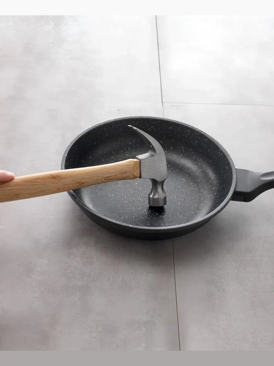 Гранитная сковорода из литого алюминия, 32 см Cuisine::Pro — изображение 2 из 2, черный