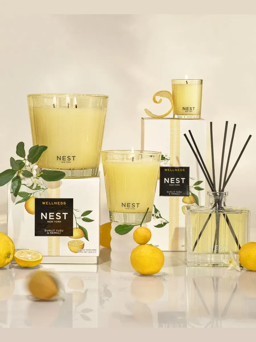 Ароматическая свеча Sunlit Yuzu and Mandarin, 230 г NEST New York — изображение 5 из 5, нет цвета