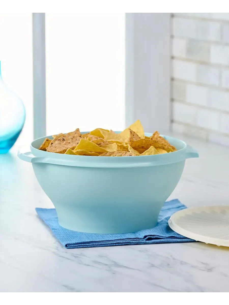 Винтажная миска Heritage на 17,25 чашек Tupperware — изображение 2 из 3, голубой