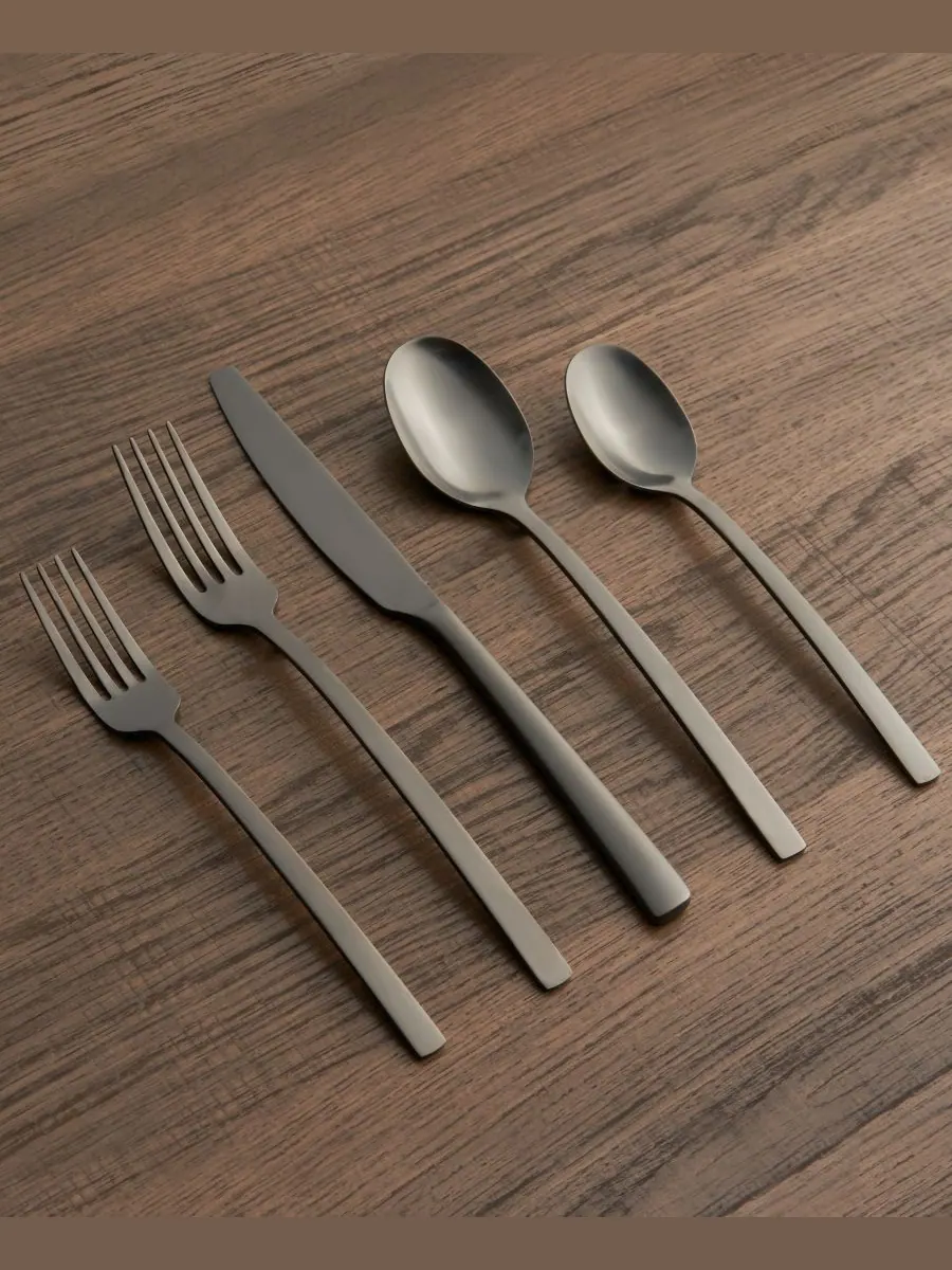 Cambridge Silversmiths Набор столовых приборов Beacon Black Satin, 45 предметов, на 8 персон — изображение 3 из 7, черный