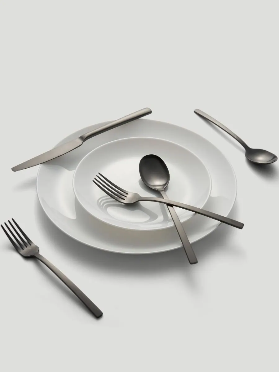 Cambridge Silversmiths Набор столовых приборов Beacon Black Satin, 45 предметов, на 8 персон — изображение 5 из 7, черный