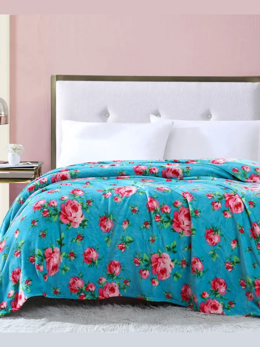 Мягкое плюшевое одеяло bouquet day, размер twin. Betsey Johnson